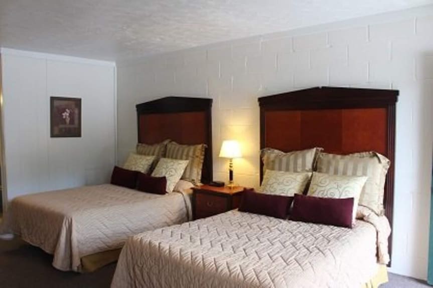 2 Queen Beds | Non-smoking - Fall Creek Falls, TN