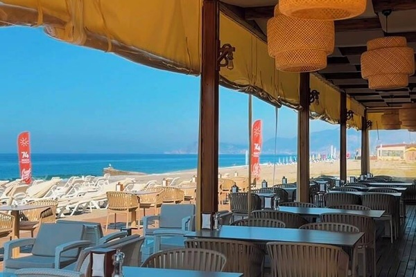 Beach nearby, sun loungers, beach umbrellas, beach towels