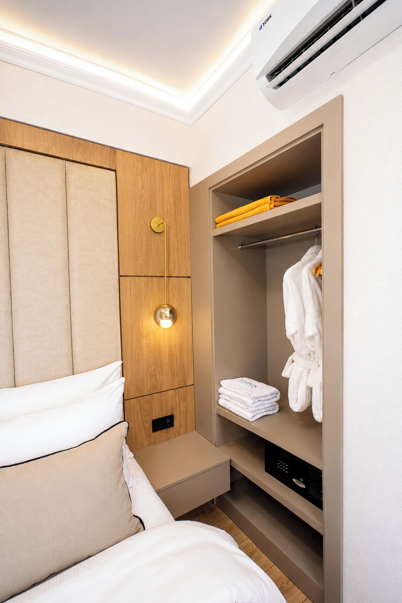 Minibar, caja de seguridad en la habitación, escritorio y wifi gratis 