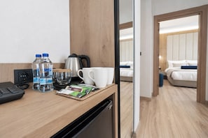Minibar, caja de seguridad en la habitación, escritorio y wifi gratis 