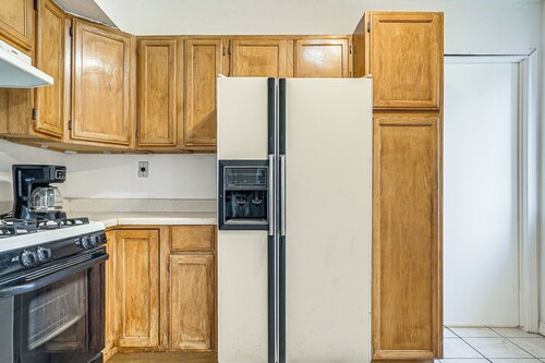 Great for Couples & Duos: Suite Outside El Paso