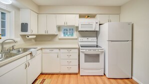 茶具/咖啡用具、冰箱、微波炉、炉灶