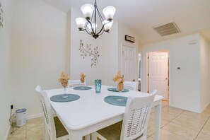 Dining - Home w/ Easy Access to Beach & Fishermen's Village (Punta Gorda)