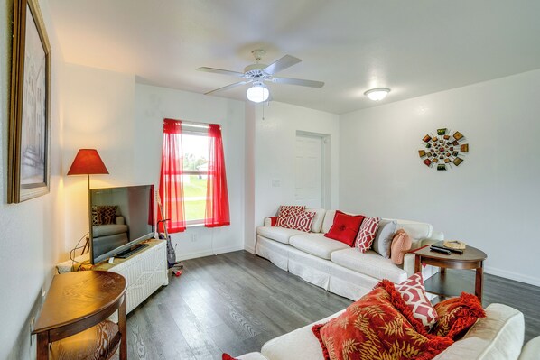 Living area - Serene Punta Gorda Home Near the Peace River (Punta Gorda)
