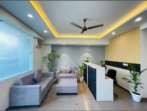 Living area - The Empire luxury suites (Gurugram)