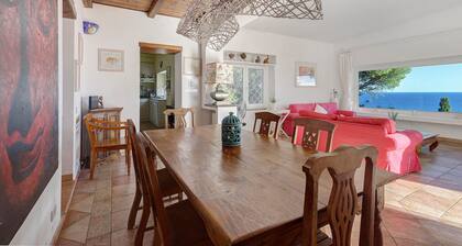 Villa Punta Rossa Escape with Sea View, Private Terrace and Wi-Fi