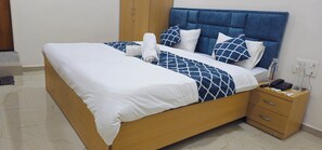 Deluxe Double Room, City View | In-room safe, desk, laptop workspace, free WiFi - HOTEL APEX INN (Mahemdavad)