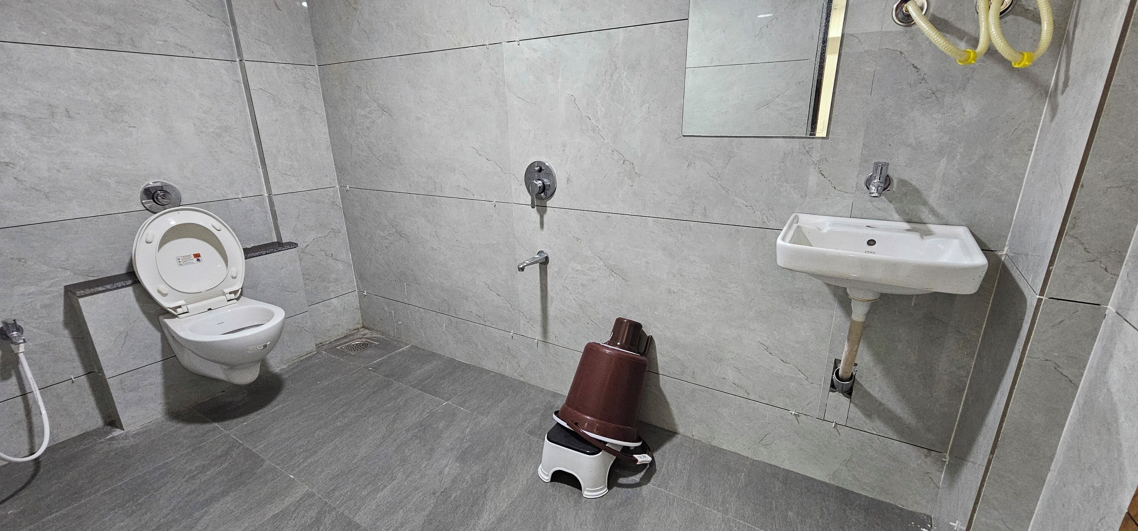 Deluxe Double Room, City View | Bathroom | Free toiletries, slippers, towels, soap
