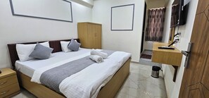 Deluxe Double Room, City View | In-room safe, desk, laptop workspace, free WiFi - HOTEL APEX INN (Mahemdavad)