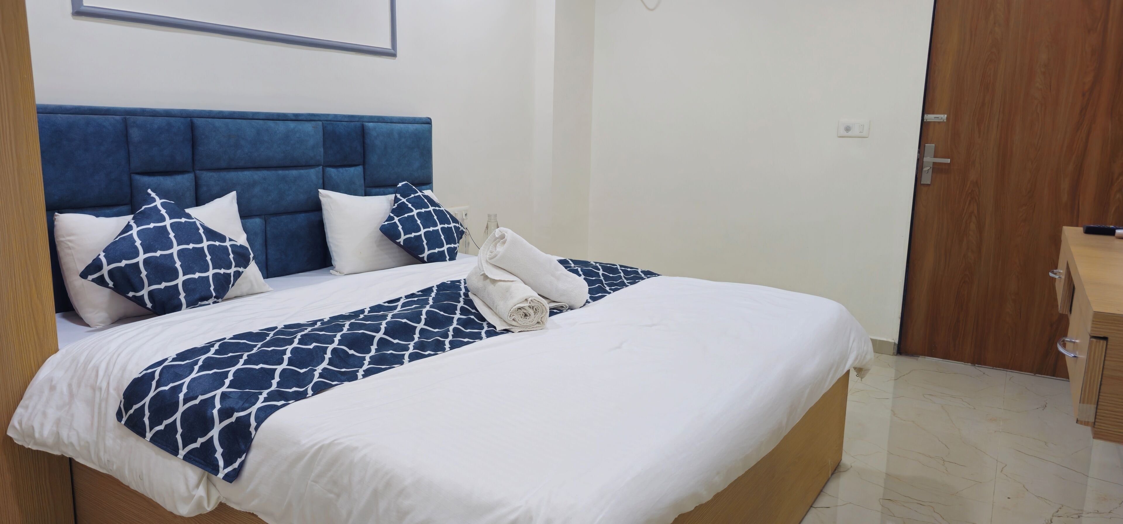 Deluxe Double Room, City View | In-room safe, desk, laptop workspace, free WiFi