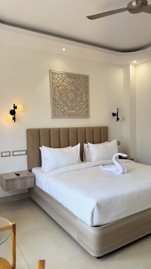 Deluxe kamer, balkon | Een bureau, een laptopwerkplek, gratis wifi