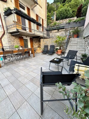 Outdoor dining - Home on Lake Como with private steps directly into the water. (Lombardia)