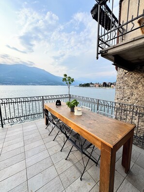 Outdoor dining - Home on Lake Como with private steps directly into the water. (Lombardia)