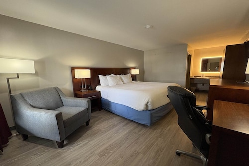 3 Queen Bed | Hampton