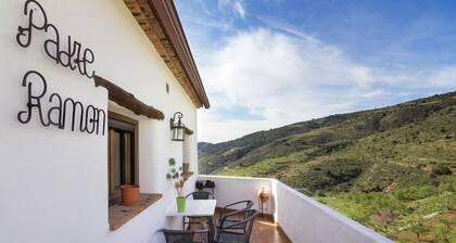 Rural Cottage for a Romantic Retreat