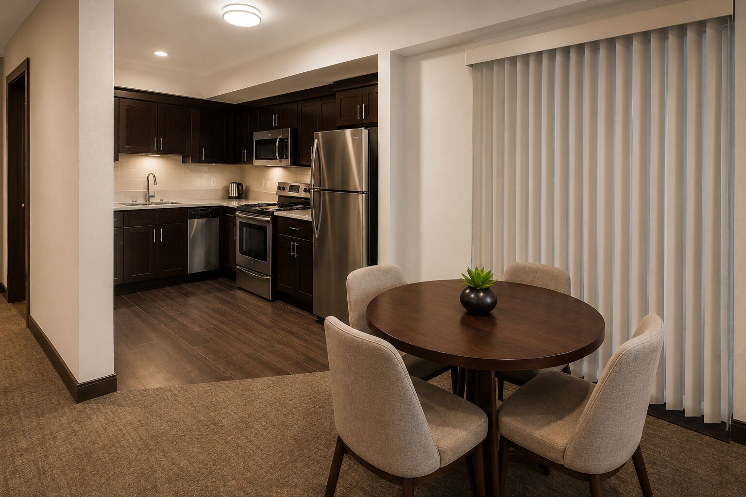 Standard Room | Private kitchen | Fridge, microwave, oven, stovetop