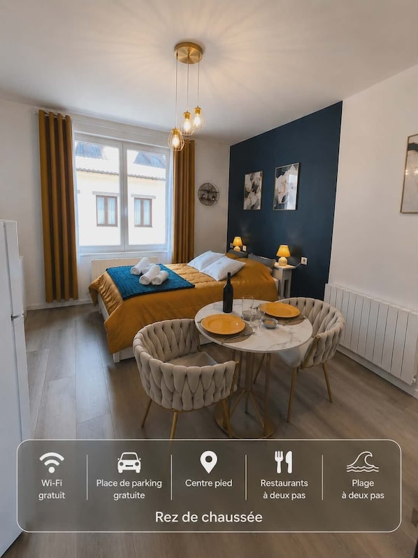 WiFi, bed sheets - Le Saphir d'Ault—The beach is 100 meters away, and restaurants are just a stone's throw away (Ault)