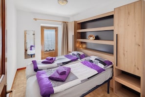 2 bedrooms, bed sheets