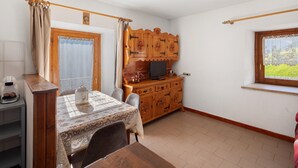 Dining - Apartment 'Michela' with Mountain View and Balcony (Sant'Anna)