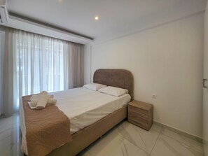 Room - 12 - Ifestos Suites by SDR (Paralia)