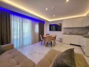 Living area - 12 - Ifestos Suites by SDR (Paralia)