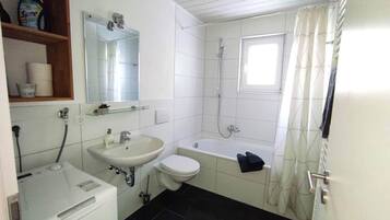 Handtücher, Seife, Toilettenpapier