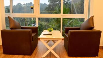 Deluxe Double Room, Mountain View | Interior