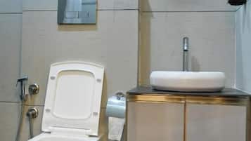 Deluxe Double Room, Mountain View | Bathroom