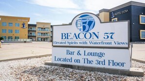 Property grounds - Deluxe Single King Room with Sofa Bed (Port Aransas, TX)