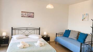 Iron/ironing board, WiFi, bed sheets