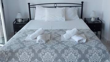 Iron/ironing board, WiFi, bed sheets