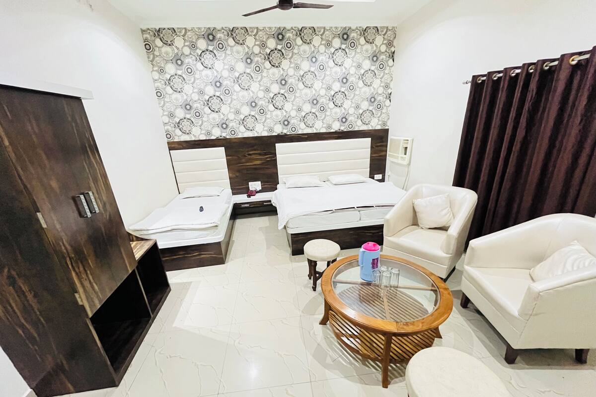 Deluxe Triple Room | Free WiFi