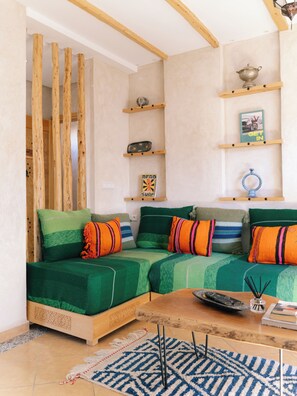 Comfort Suite, 2 Bedrooms, Kitchen | Living area
