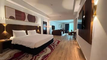 Studio Suite Junior | Brankas, setrika/meja setrika, dan Wi-Fi gratis