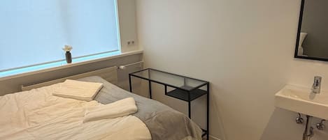 Habitación, 1 cama doble, baño compartido | Wifi gratis