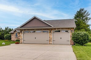 Exterior - Family Home w/ Patio, 9 Mi to Downtown Appleton (Greenville)