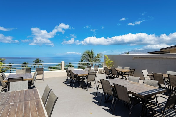 Outdoor dining - Stroll to Shore: Kihei Gem w/ Pool Access & Views! (Kihei)