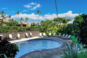 Pool - Stroll to Shore: Kihei Gem w/ Pool Access & Views! (Kihei)