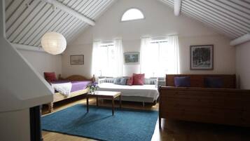 Family Room, Garden View
