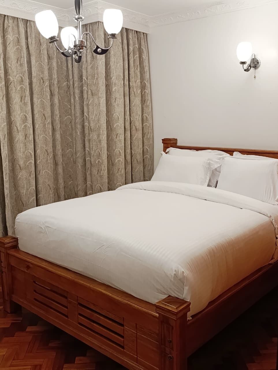 Apartamento Confort, balcón, vistas a la ciudad | Tabla de planchar con plancha, wifi gratis, ropa de cama