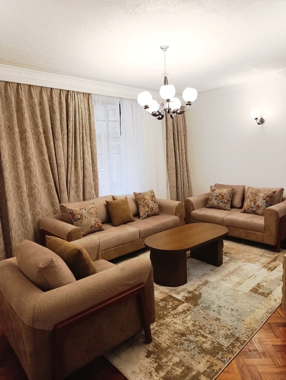 Apartamento Confort, balcón, vistas a la ciudad | Zona de estar