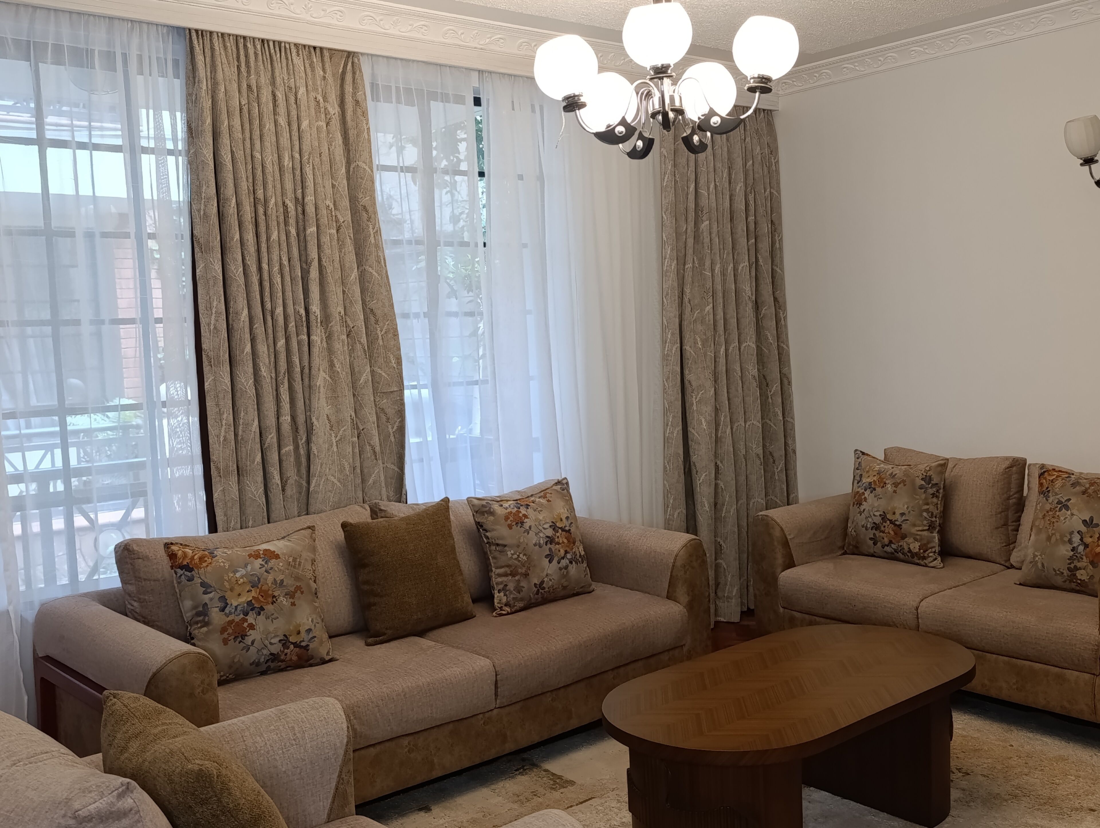 Apartamento Confort, balcón, vistas a la ciudad | Zona de estar