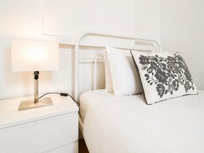 Room - 3BDR Apt in the Heart of Strathfield (Strathfield)