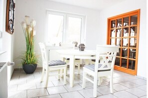 Dining - Holiday apartment Passat (Norddeich)