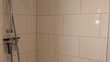 Een douche, een haardroger