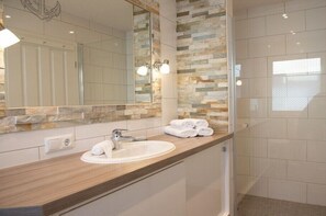Een douche, een haardroger
