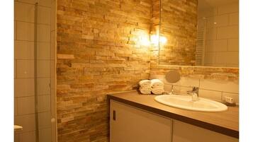 Een douche, een haardroger