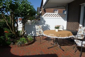 Outdoor dining - Holiday apartment in Borkum with parking (Borkum)