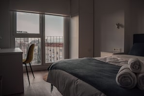 Desk, laptop workspace, free WiFi - NIDOM EXPERIENCE (Madrid)