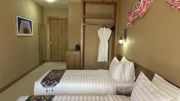 Minibar, free WiFi, bed sheets